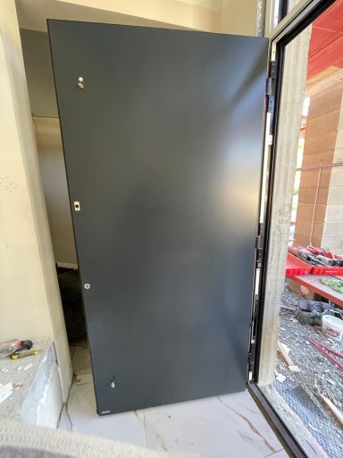 Haustür mit Fingerscan außen RAL 7016 innen 9016